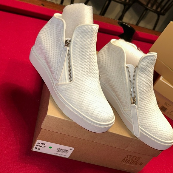 Steve Madden Shoes - Steve Madden Click Wedge Sneaker 6.5